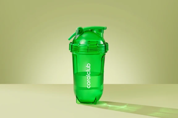 Coralclub shaker, zöld
